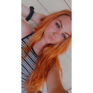 Meet your Posher, Corynne